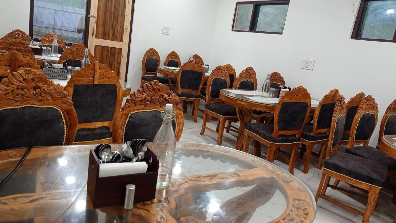 Mountain Orchard Retreat Pahalgam Hotel ภายนอก รูปภาพ